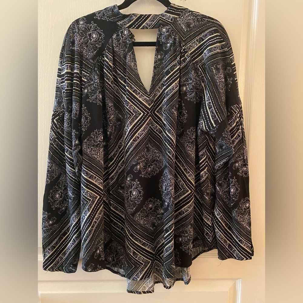 FREE PEOPLE Walking on a Dream Tunic Blouse in Black & White - M